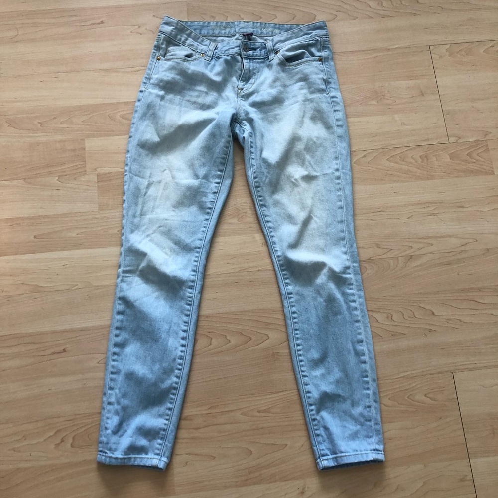 Tommy Hilfiger Light Wash Skinny Jeans